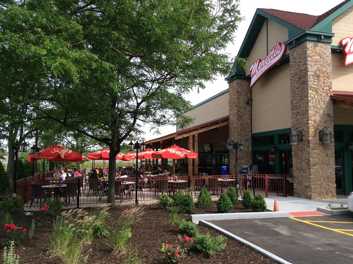 Restaurant architecture for Moretti's Restaurant in Hoffman Estates, IL designed by DDCA Architects