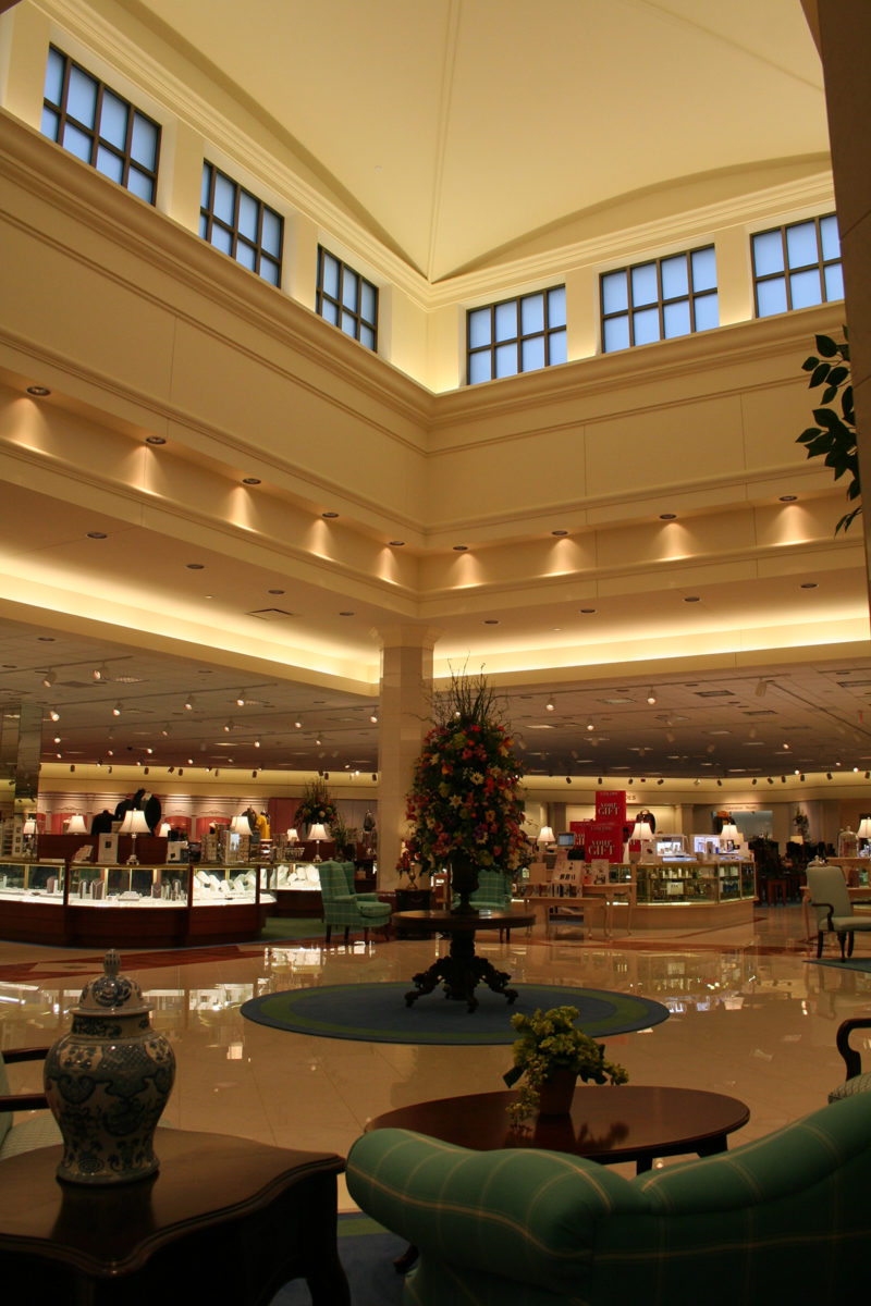 Von Maur Iowa River Landing, IA DDCA Architects
