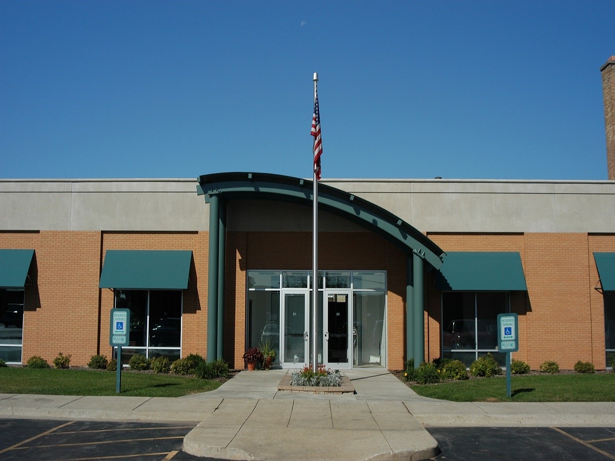 Bank Architects-First National Bank of McHenry-DDCA Architects